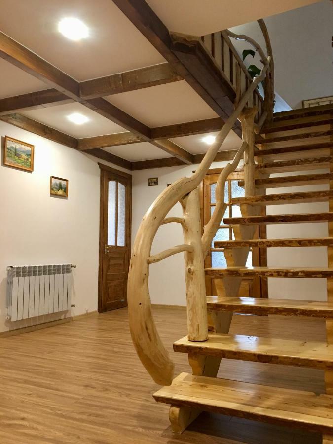 Сервус Guest Hotel Yaremche Exterior foto