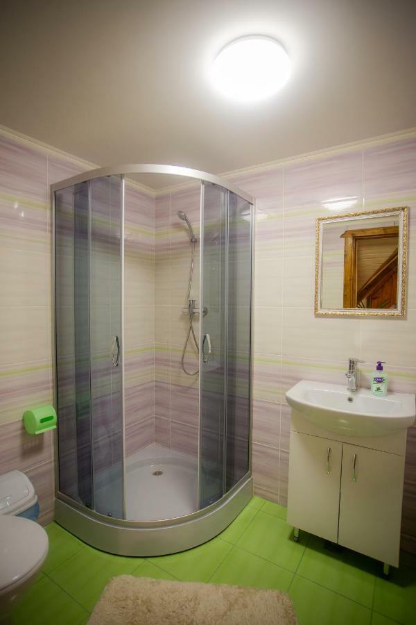 Сервус Guest Hotel Yaremche Exterior foto