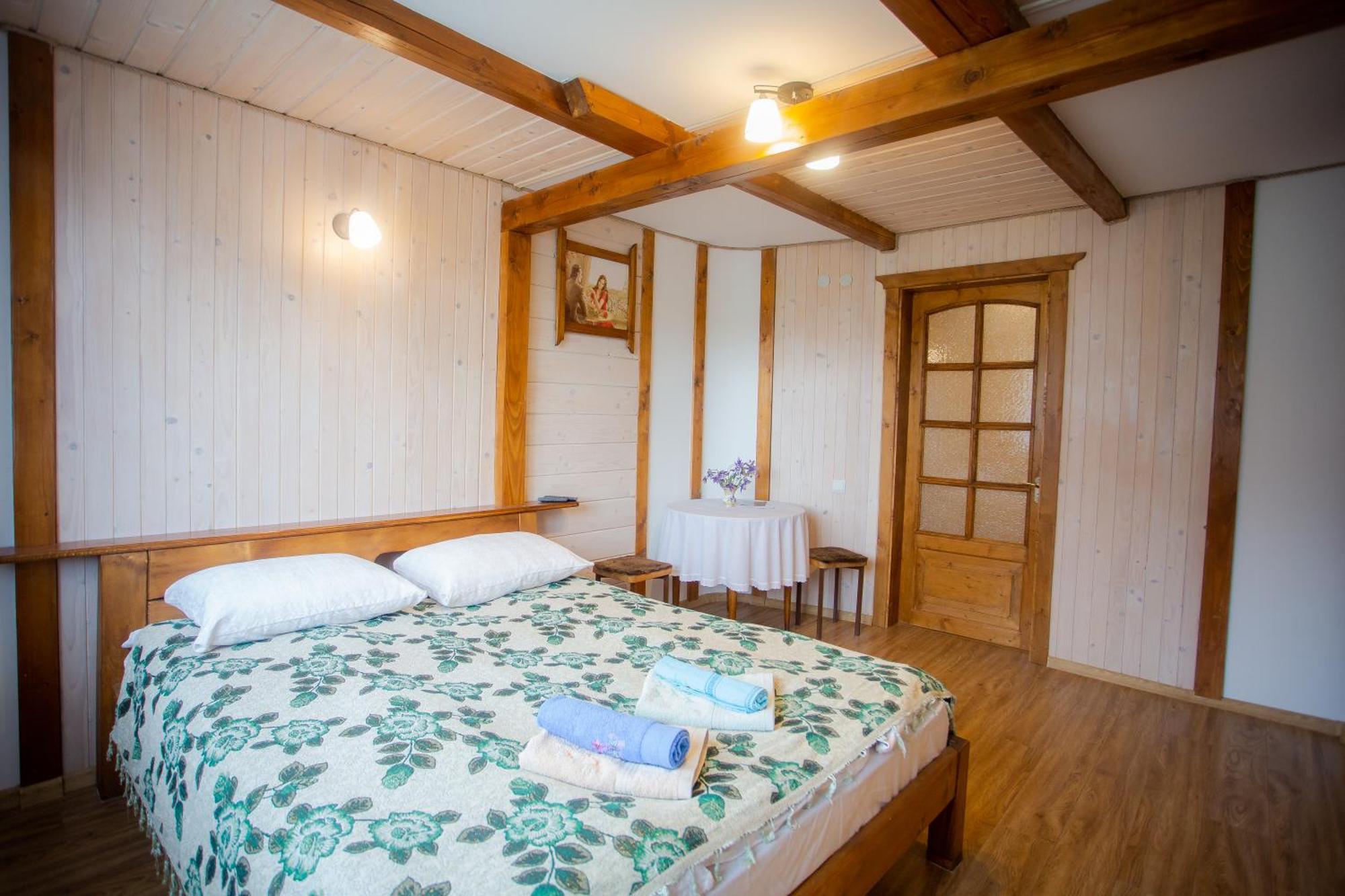 Сервус Guest Hotel Yaremche Exterior foto