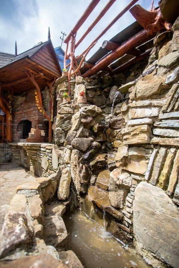 Сервус Guest Hotel Yaremche Exterior foto